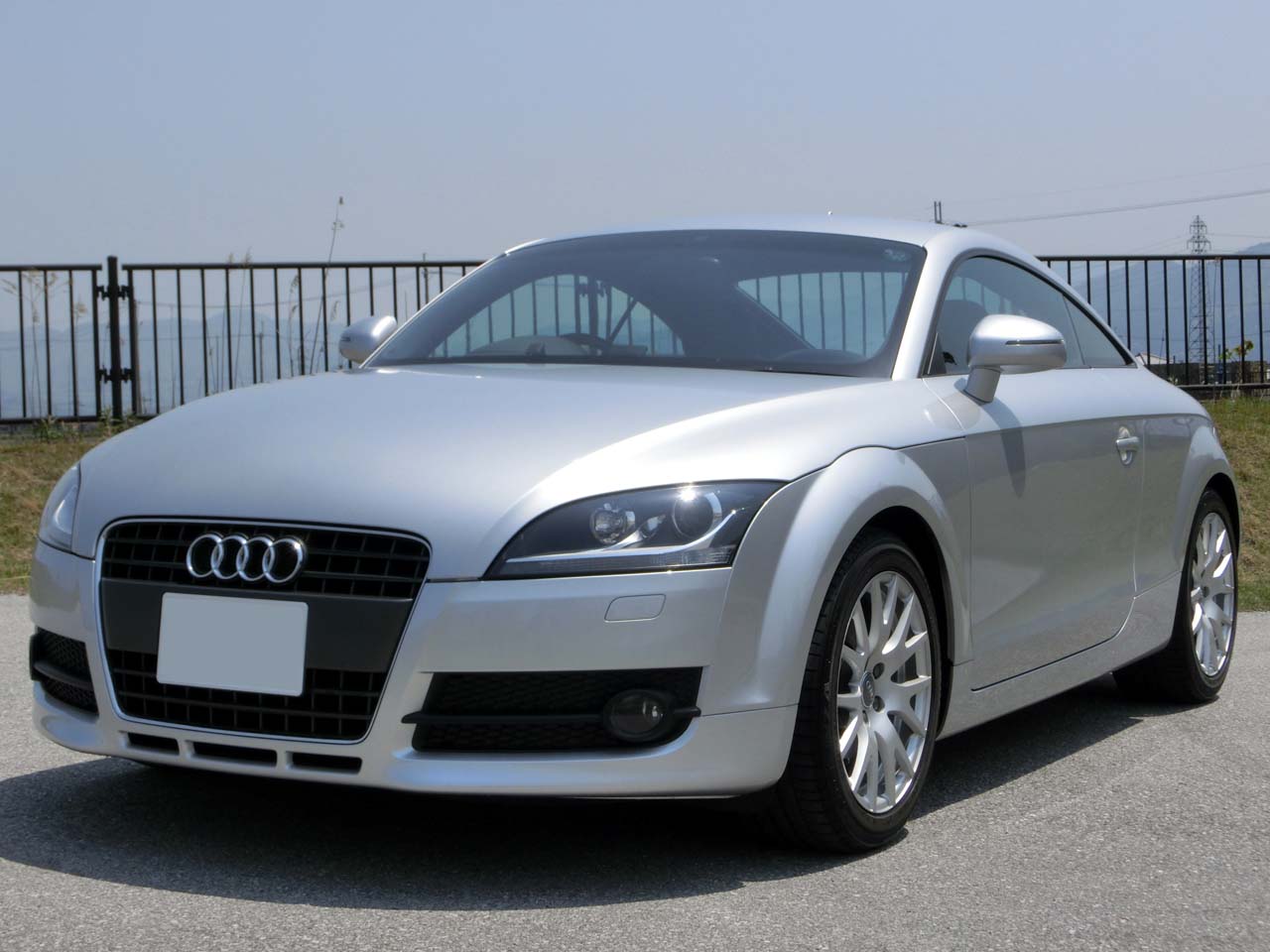 滋賀県中古車　アウディ アウディTTクーペ 2.0TFSI