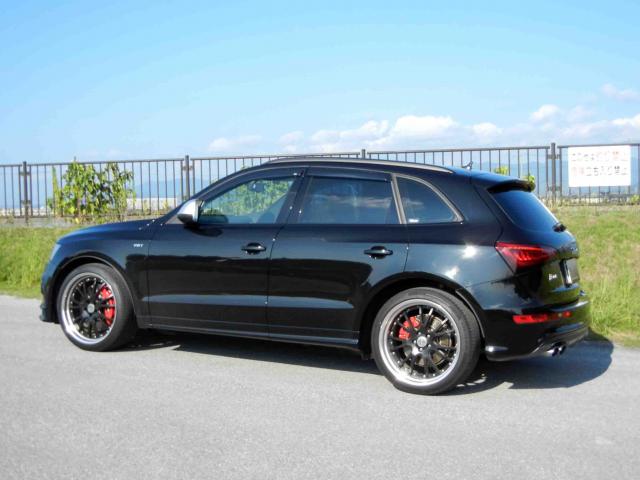 滋賀県中古車　アウディ SQ5 ベースグレード