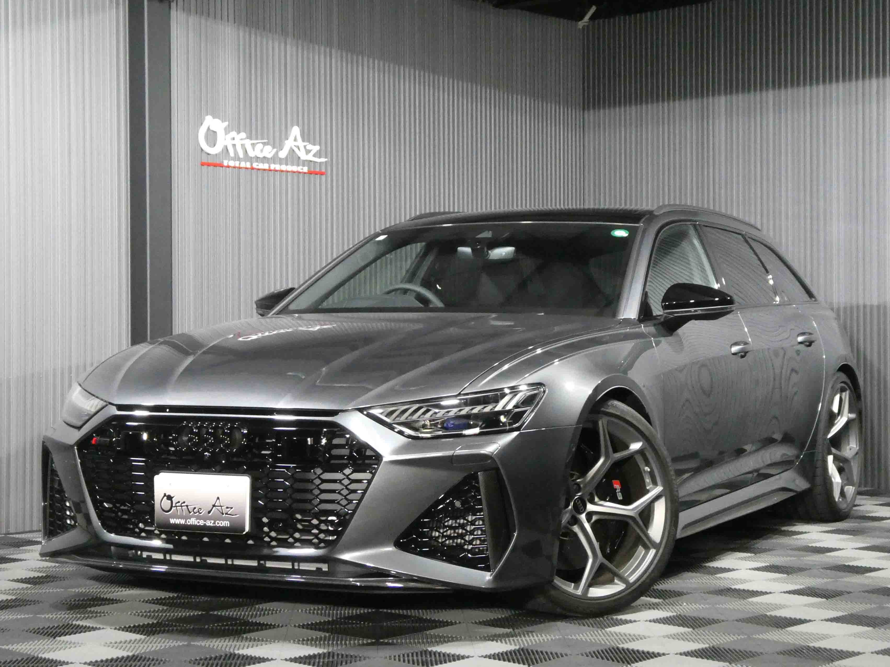 滋賀県中古車　アウディ RS6アバントパフォーマンス エアサスペンション装着車